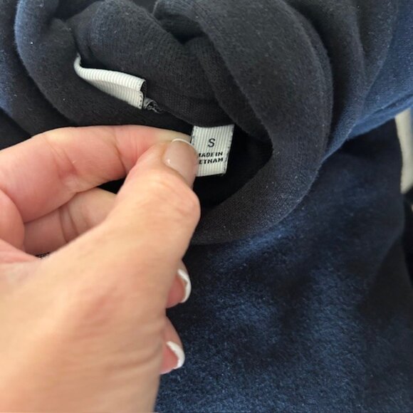 Aritzia Cozy Sweatfleece Perfect Hoodie - Picture 5 of 5